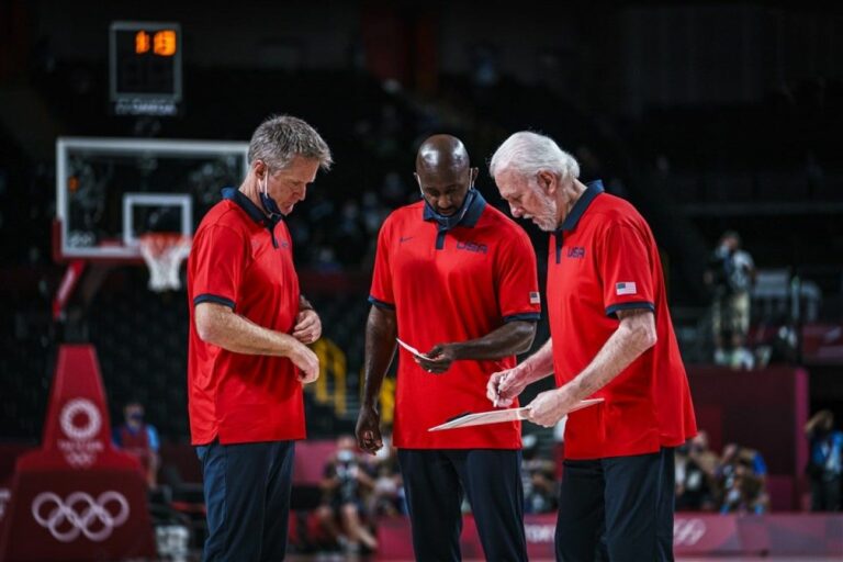 MundoBasket 2023: Ο Στιβ Κερ επέλεξε την 12άδα της Team USA με βάση το μαρκάρισμα του Γιάννη και του Ντόντιτς
