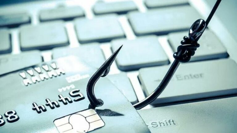 Ξεγέλασε υπάλληλο και εξαργύρωσε «PaySafe» κάρτες €2.000