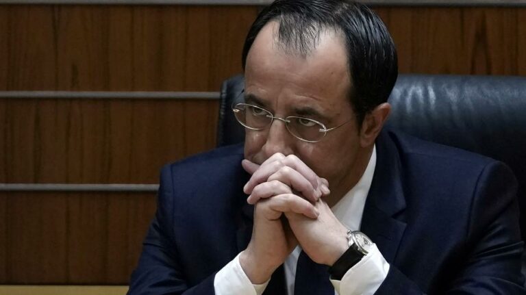 Κόντρα Γιαννάκη-Κανάρη: Καμία ανοχή είπε ο ΠτΔ, απαίτησε μεταξύ τους συνεργασία