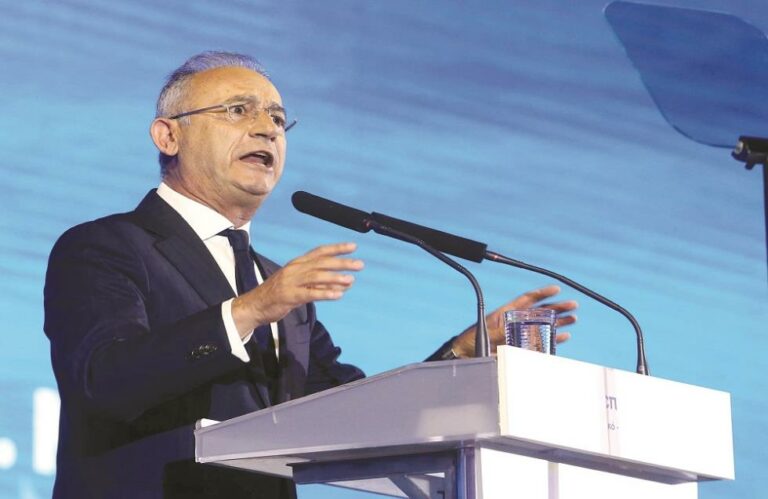 Κτύπησε…καμπανάκι ο Αβέρωφ!