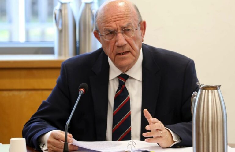 Απαντά για το χειρόφρενο της οικονομίας το ΥΠΟΙΚ: «Δεύτερος υψηλότερος ρυθμός ανάπτυξης ΑΕΠ στην Ευρωζώνη»