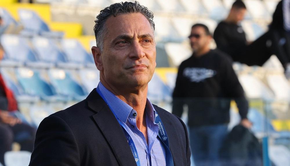 Σάντης:«Αν θέλουμε να πρωταγωνιστήσει η ομάδα πρέπει να βοηθήσουμε ...