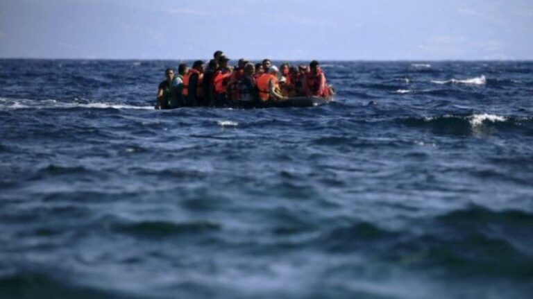 Νέες μεταναστευτικές ροές: Δύο βάρκες με 84 άτομα, πληροφορίες και για τρίτη