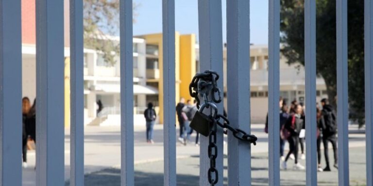 Μαθήτρια κατήγγειλε ότι δέχθηκε επίθεση-Μπούκαραν στο σχολείο συγγενείς της…
