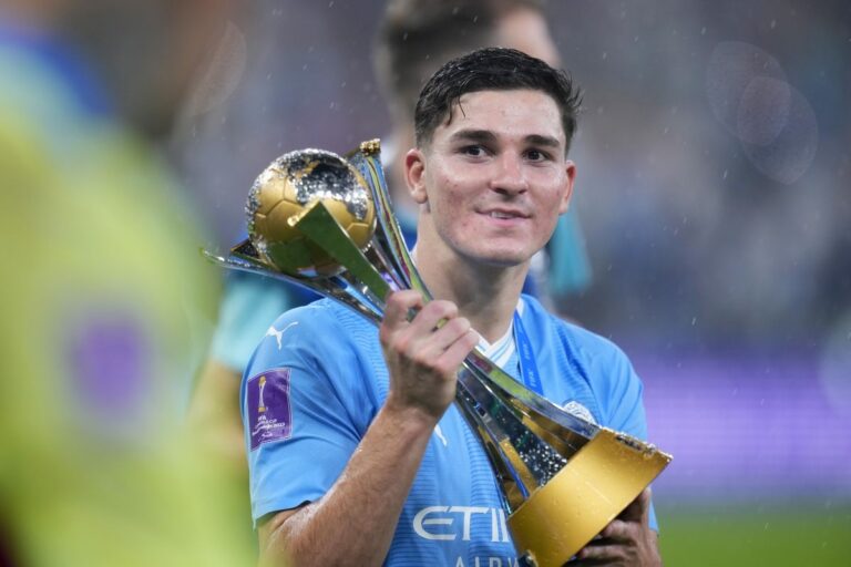 MVP ο Άλβαρες, στα 23 του μετράει 14 τρόπαια, μπήκε στη λίστα με Ντίντα και Καφού!