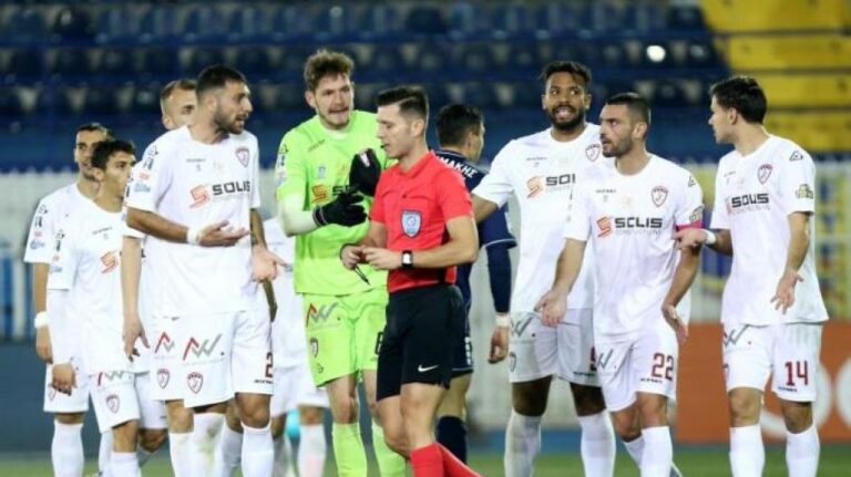 «Συγχαρητήρια στον «άξιο» διαιτητή της σημερινής φαρσοκωμωδίας»