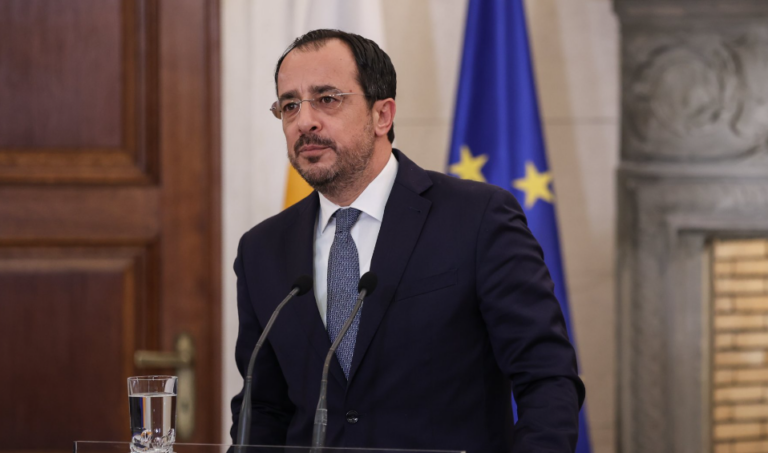 Ξεκάθαρη υποχρέωσή σου να βρεις λύση, όχι να απειλείς…
