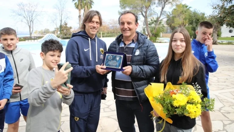 Ο Αλμέιδα παρέλαβε βραβείο για την προσφορά της «Ένωσης» στο ελληνικό ποδόσφαιρο