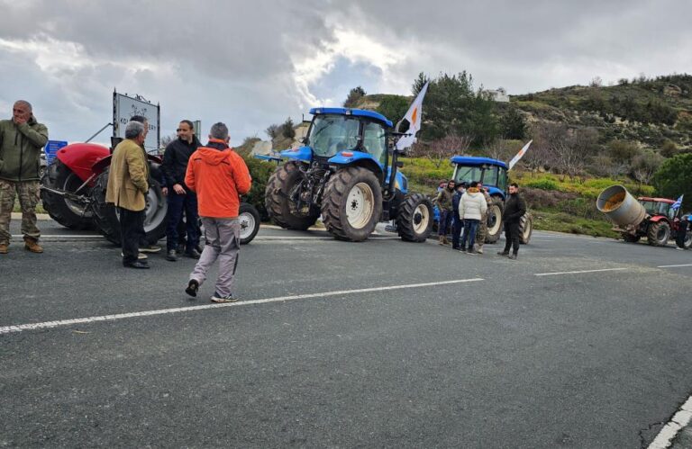 Το κίνημα των τρακτέρ εξαπλώθηκε στην Κύπρο – Εκδήλωση διαμαρτυρίας αγροτών ορεινής Πάφου