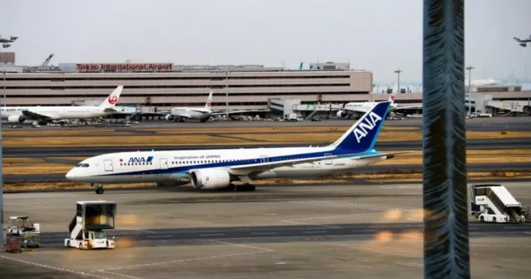 Σύγκρουση δύο αεροπλάνων σε αεροδρόμιο – Σώθηκαν και 379 επιβαίνοντες