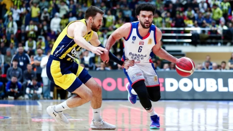 Εφές – Φενέρμπαχτσε 67-80: Θριάμβευσε στον τελικό με εκπληκτικό Καλάθη!