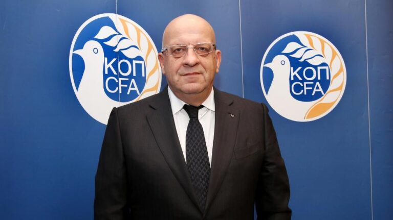 ΠΟΝΟΚΕΦΑΛΙΑΖΕΙ…