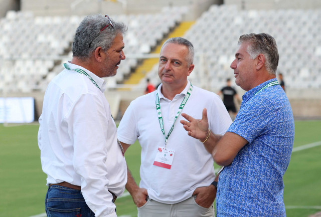 ΨΑΧΝΟΥΝ ΛΥΣΗ…