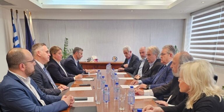 Κυπριακό και Ευρωεκλογές συζήτησε ο Πρόεδρος ΔΗΚΟ με ΓΓ ΚΚΕ