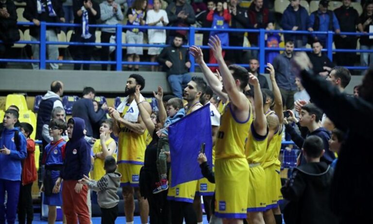 Παίζει… τα ρέστα του το Περιστέρι!