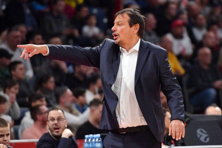 «Δεν είναι εύκολο να παίζεις με 6-7 άτομα, περιμένουμε Βιλντόσα και Αντετοκούνμπο»