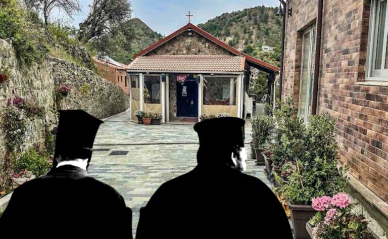 ΝΕΚΤΑΡΙΟΣ ΣΕ ΑΒΒΑΚΟΥΜ: «Έλα πιάστο μύρο και γείρε το μέσα να κολυμπώσει»! (ΒΙΝΤΕΟ)