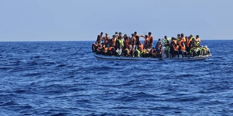 ΥΠΕΣ: «Θα συνεχίσουμε τις προσπάθειες για διαχείριση του μεταναστευτικού»