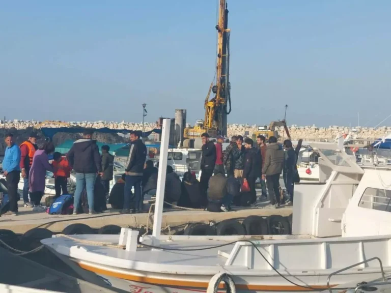 Εντοπίστηκε νέο πλοιάριο με μετανάστες ανοικτά του Κάβο Γκρέκο…