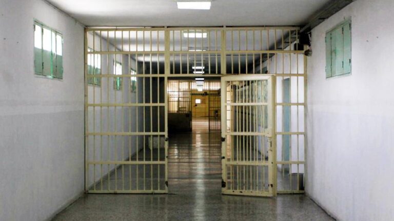 Συναγερμός στις Φυλακές: Ναρκωτικά σε ντουλάπι του Φρουραρχείου!