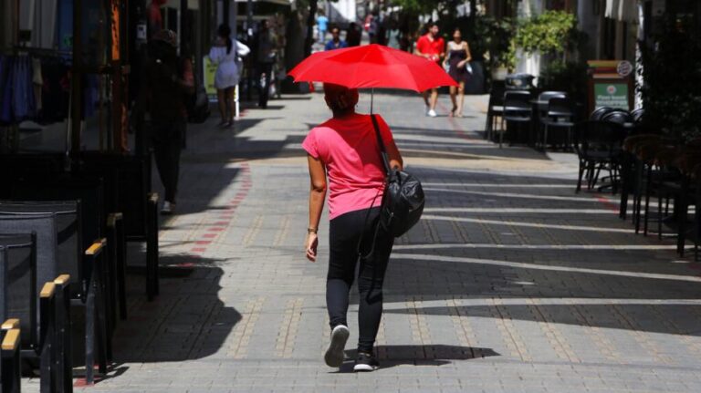 ΚΑΙΡΟΣ: Πότε θα υποχωρήσει το κύμα σκόνης και πότε έρχονται βροχές…