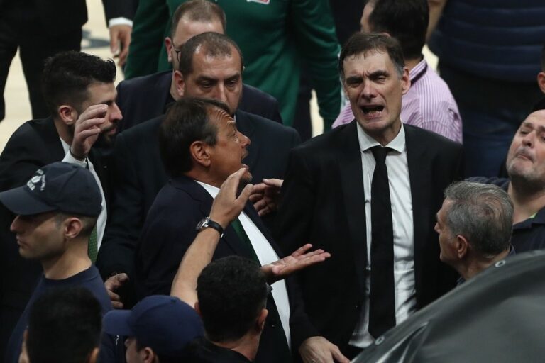 Ο Αταμάν εξήγησε τι συνέβη με τον Μπαρτζώκα μετά το ντέρμπι…