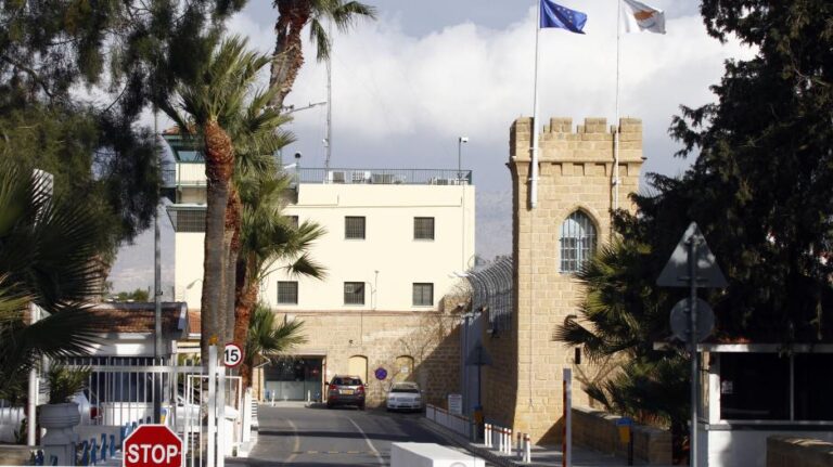 Στο ντουλάπι του 42χρονου δεσμοφύλακα εντοπίστηκε η κάνναβη στις Κεντρικές!