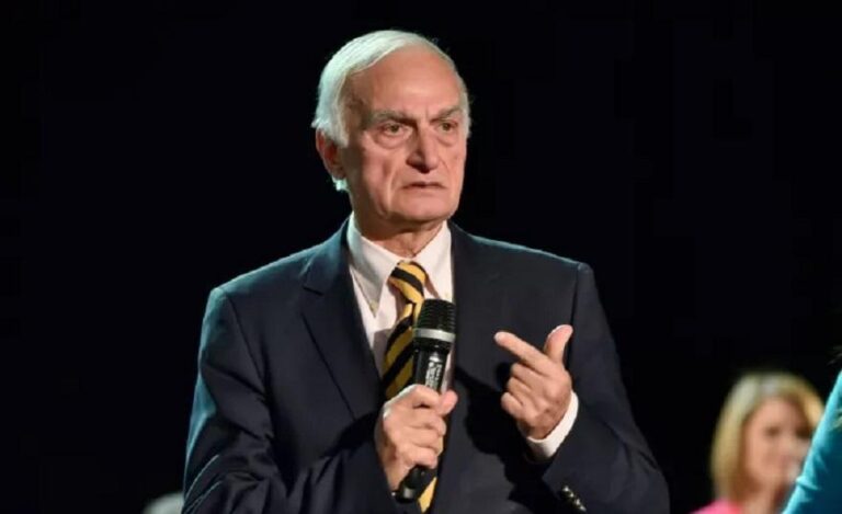 Ευχάριστα νέα για Μανώλη Μαυρομμάτη: Βγήκε από την εντατική και διέφυγε τον κίνδυνο…