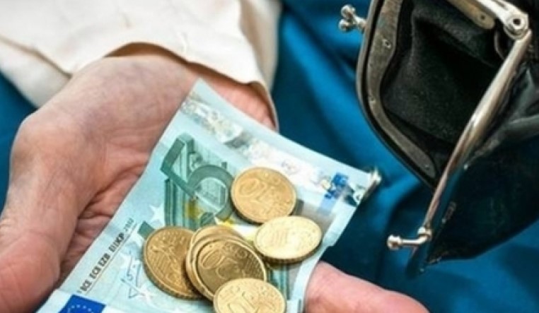 Απειλούν για διαμαρτυρία ακόμα και με τα μπαστούνια τους οι συνταξιούχοι…