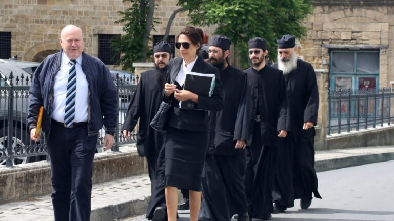 «Νέα στοιχεία» για την περιουσία των μοναχών, αναβολή στην εξέταση της ένστασης!