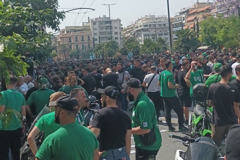 Άρχισε το συλλαλητήριο κατά του Γιάννη Αλαφούζου (φώτος)