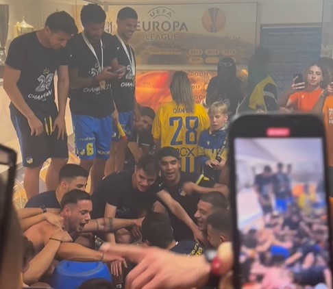 «Αυτή είναι η διαφορά του κόσμου του ΑΠΟΕΛ, είμαστε ΕΝΑ» (ΒΙΝΤΕΟ)