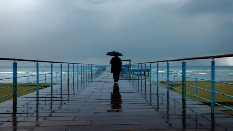 Πότε έρχεται ξανά πτώση της θερμοκρασίας, προβλέπονται βροχές ή και καταιγίδα!