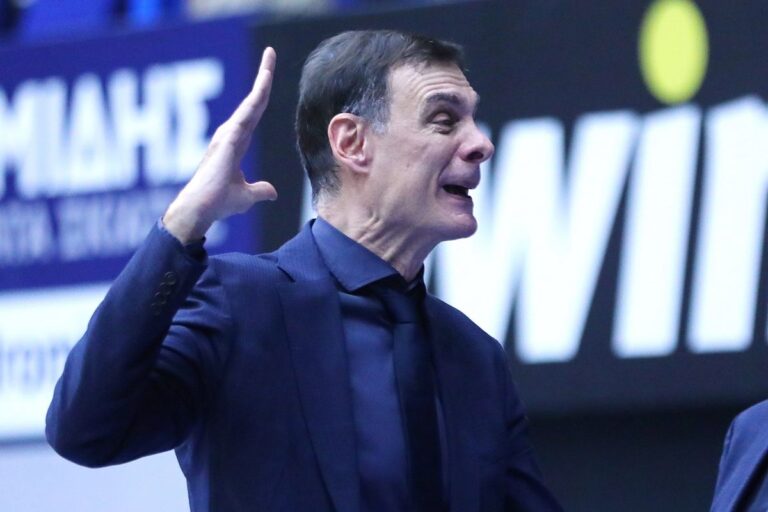 Ο Μπαρτζώκας δεν πήγε στη συνέντευξη Τύπου σε ένδειξη διαμαρτυρίας για την απρεπή συμπεριφορά φιλάθλων του Περιστερίου προς το πρόσωπό του
