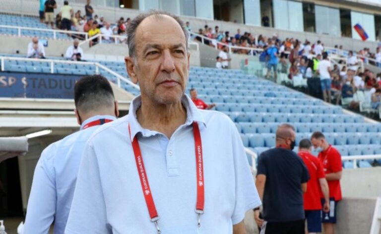 «Συντριπτική ήττα από τους χούλιγκαν, παράνομα ενήργησε η αστυνομία στο ΑΠΟΕΛ-ΑΕΚ…»