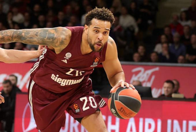 9c82514e-elias-harris-dribbles-bayern-vs-olympiacos-euroleague