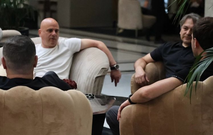 Ο Τιμούρ επισκέφθηκε την αποστολή της Τορπέντο! (ΦΩΤΟΣ)