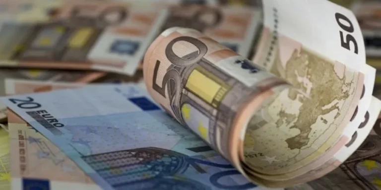 Μείωση στις καταθέσεις, αύξηση στα δάνεια τον Ιούνιο…