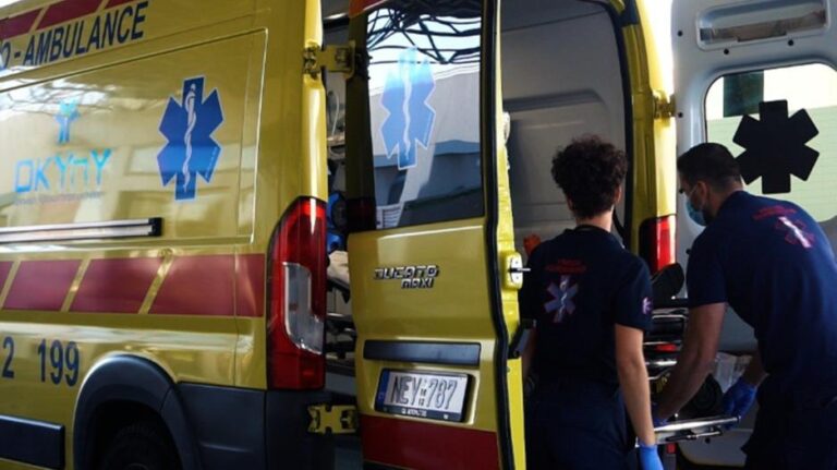 Αδέλφια ήρθαν σε αντιπαράθεση και έβγαλαν μαχαίρια, κατέληξαν στο νοσοκομείο
