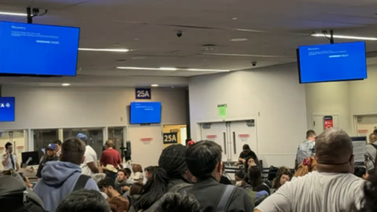Που οφείλεται το ψηφιακό black out που σήμανε παγκόσμιο συναγερμό;