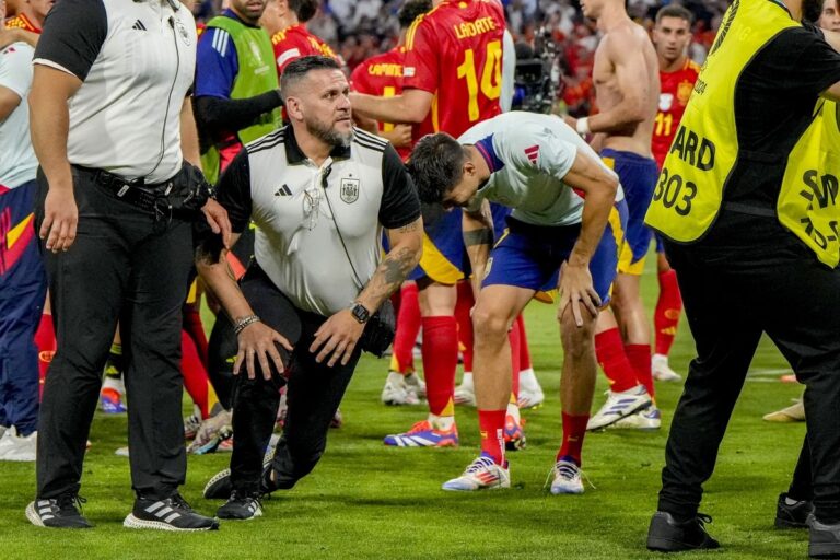ΑΠΙΣΤΕΥΤΟ: Σεκιούριτι τραυμάτισε τον Μοράτα! (ΦΩΤΟ-ΒΙΝΤΕΟ)