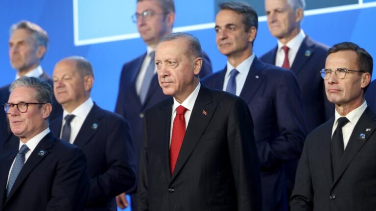 Μητσοτάκης σε Ερντογάν: Ανάγκη να επαναρχίσουν οι συνομιλίες για το Κυπριακό