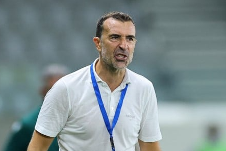 ΠΑΛΙ ΑΠΑΝΤΗΣΕ…