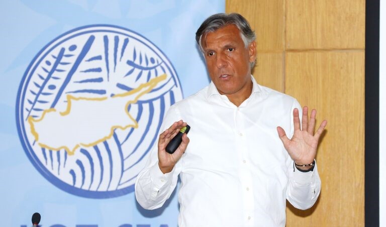 ΝΑ ΕΥΧΕΤΑΙ…