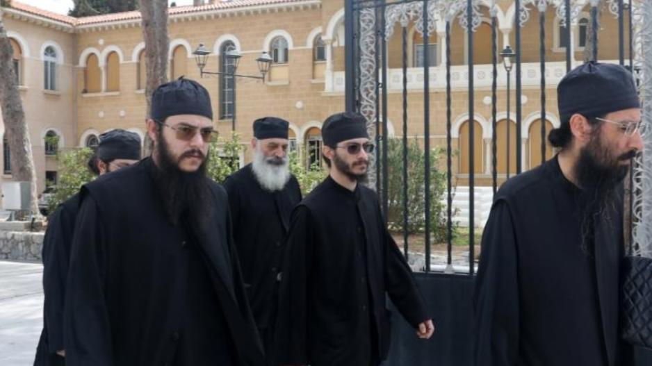 Και για κλοπή από αντιπρόσωπο κατηγορούνται Νεκτάριος και Πορφύριος