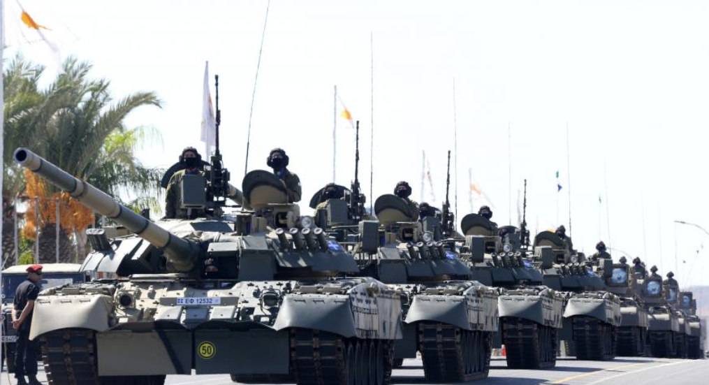 Εντυπωσιακή και φέτος η στρατιωτική παρέλαση!