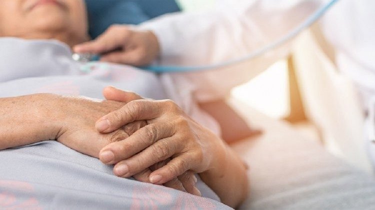Παρουσιάστηκε η πρόταση νόμου για τον ιατρικώς υποβοηθούμενο τερματισμό της ζωής ασθενών…