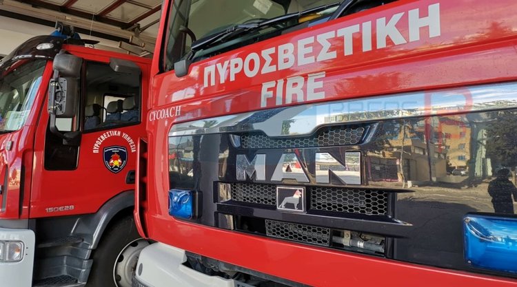 Πυρκαγιά σε 4ωροφο κτήριο στη Λάρνακα-Μεταφέρθηκε στο νοσοκομείο ένα παιδάκι