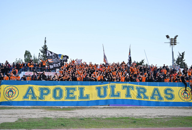 apoel portokali apoelistes apoel kosmos opadoi