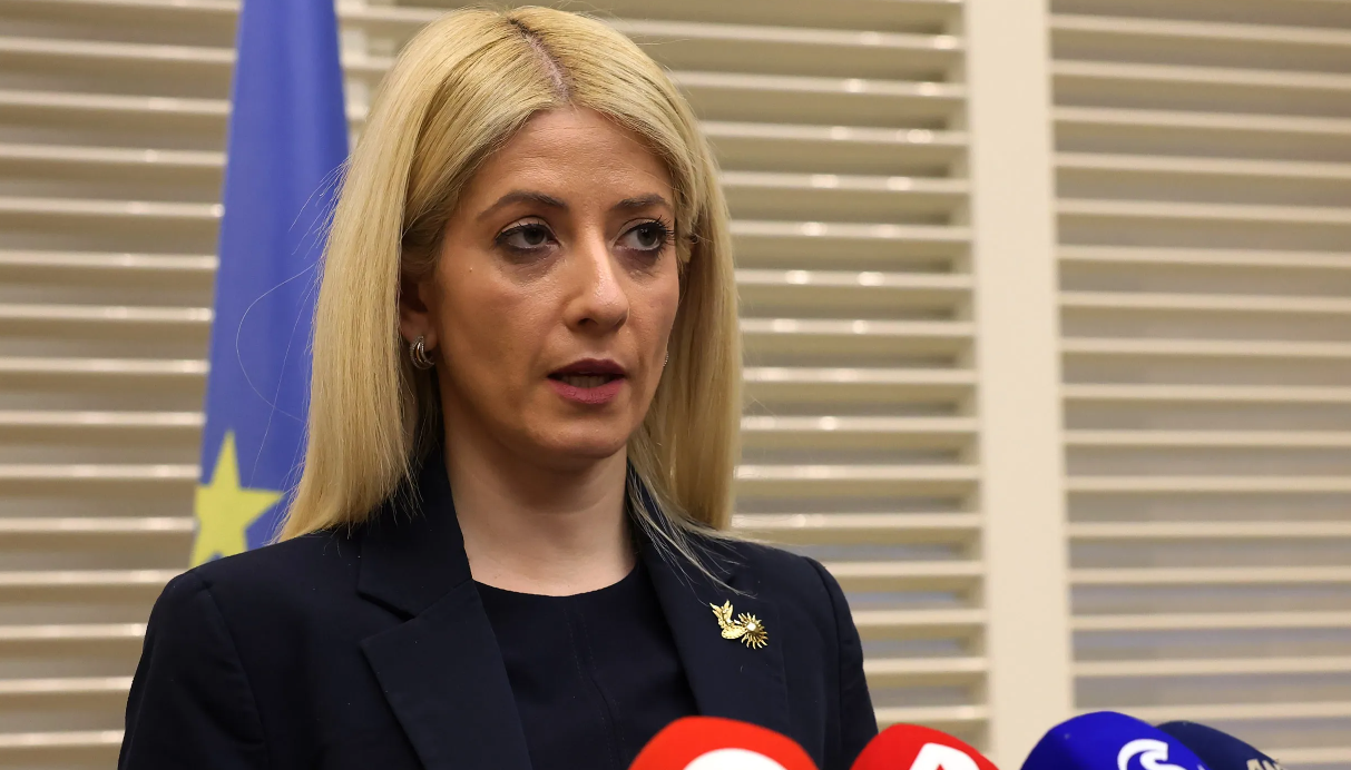 Αννίτα από Γενεύη: Στόχος το τρένο της λύσης να επανατοποθετηθεί στις ράγες